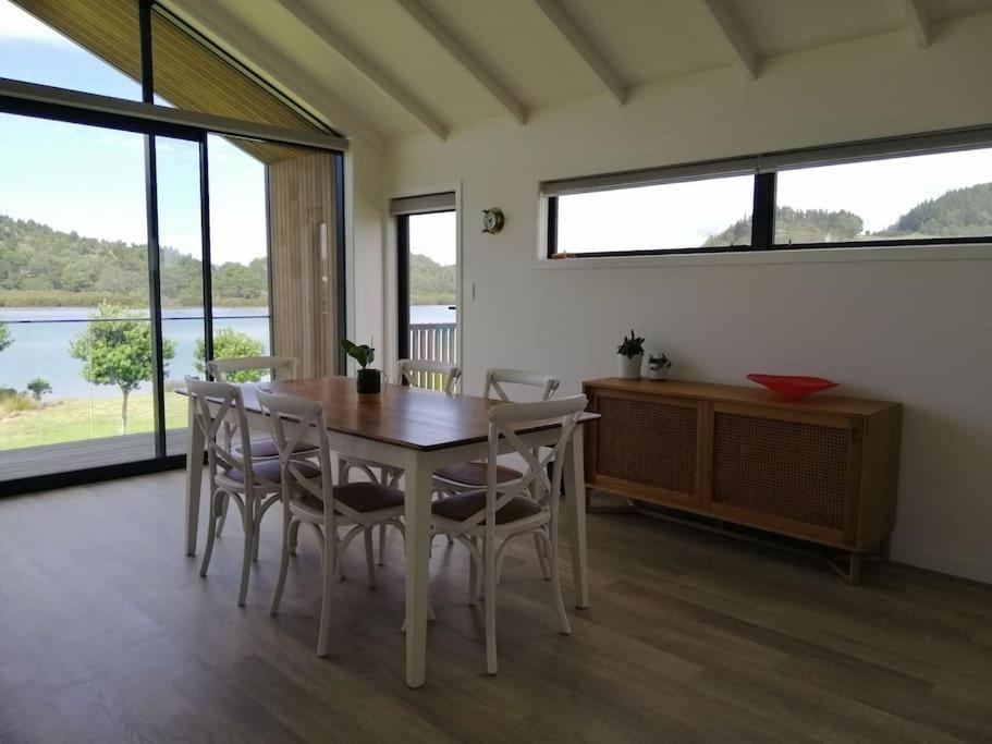 Apartamento Purangi Waterfront Retreat Cooks Beach Exterior foto